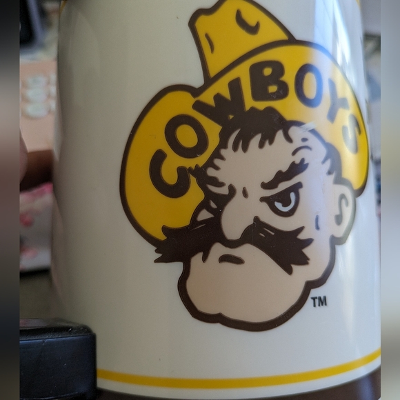 University of Wyoming Cowboys Large Travel Mug Cup 1 Quart insulated slide top - Picture 3 of 8